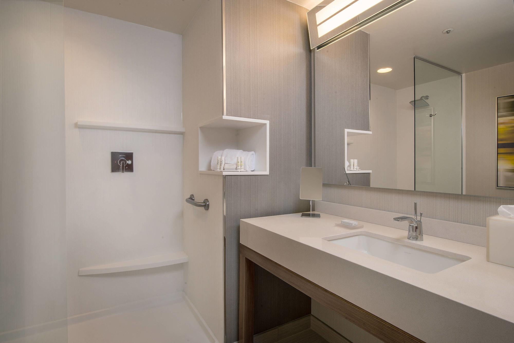 Courtyard By Marriott Downtown Knoxville