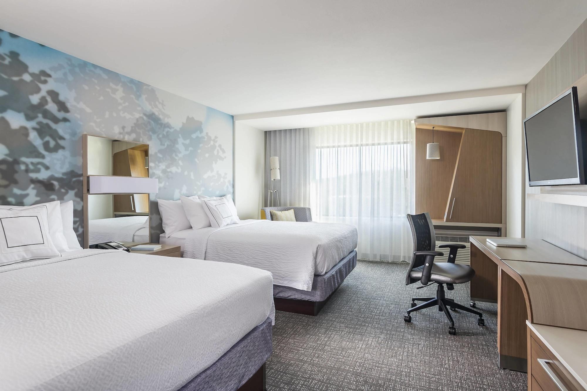 Courtyard By Marriott Downtown