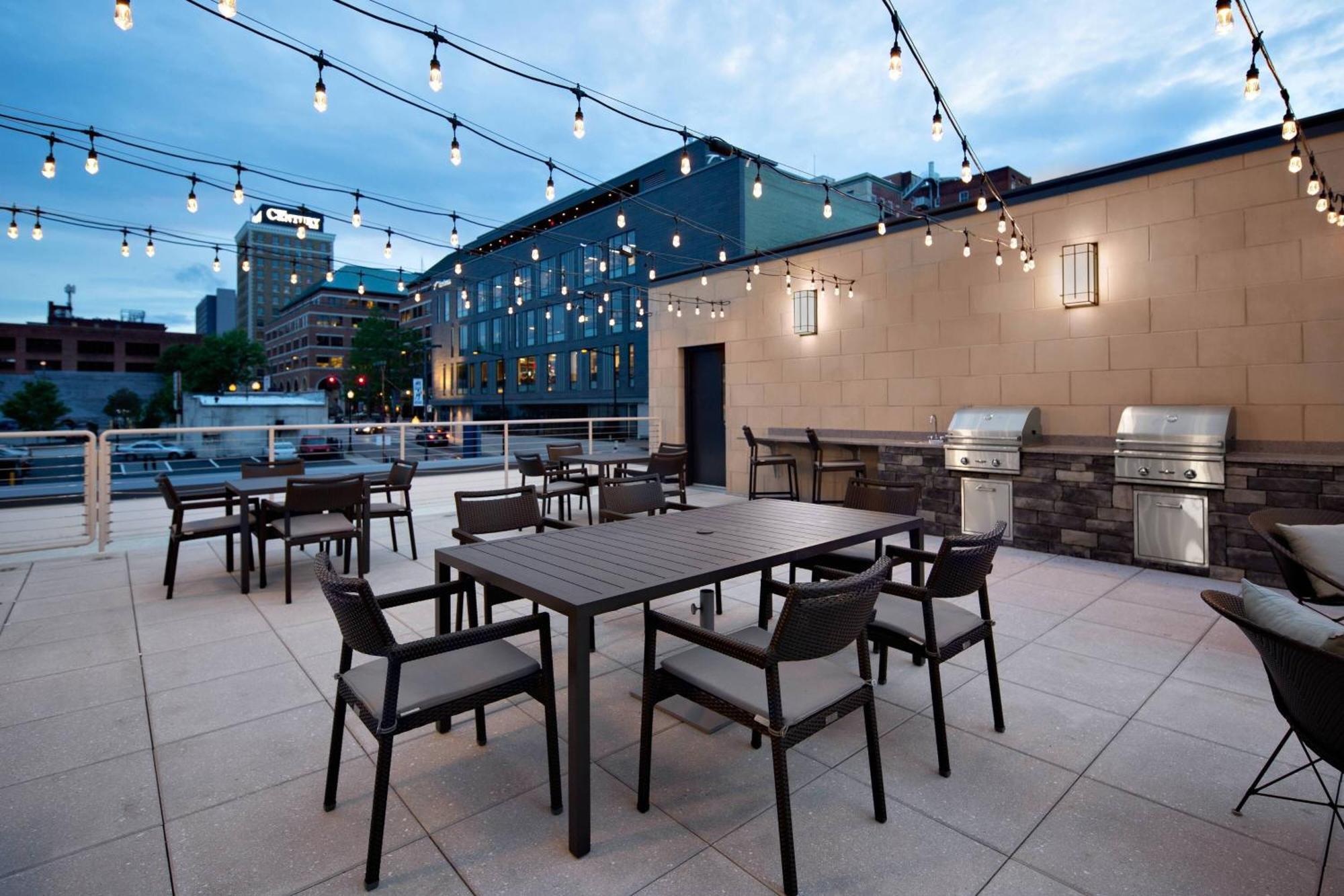 Courtyard By Marriott Downtown Knoxville