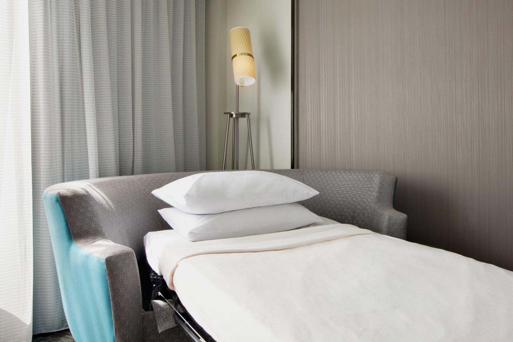 Courtyard By Marriott Downtown 3*