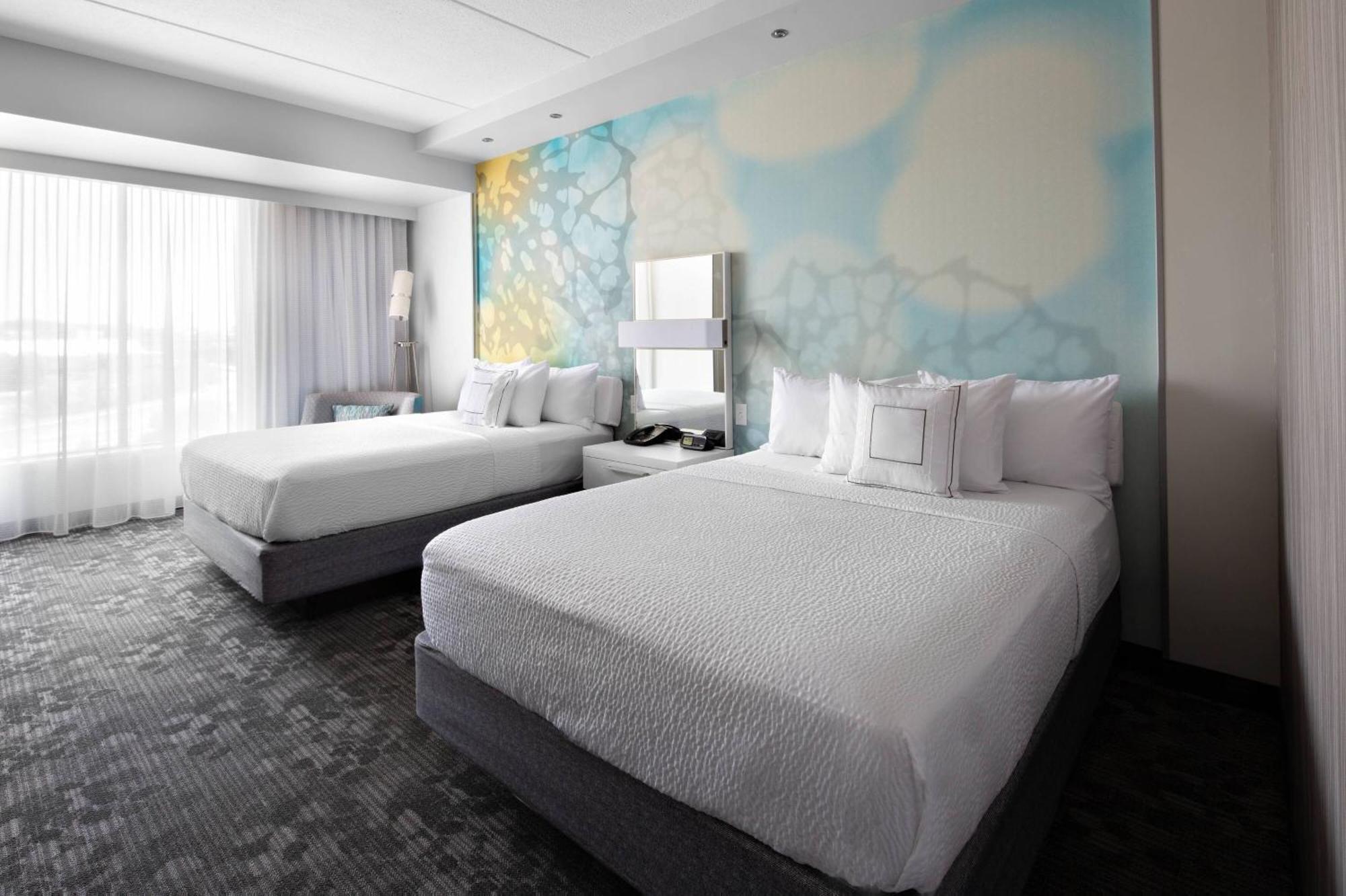 Courtyard By Marriott Downtown