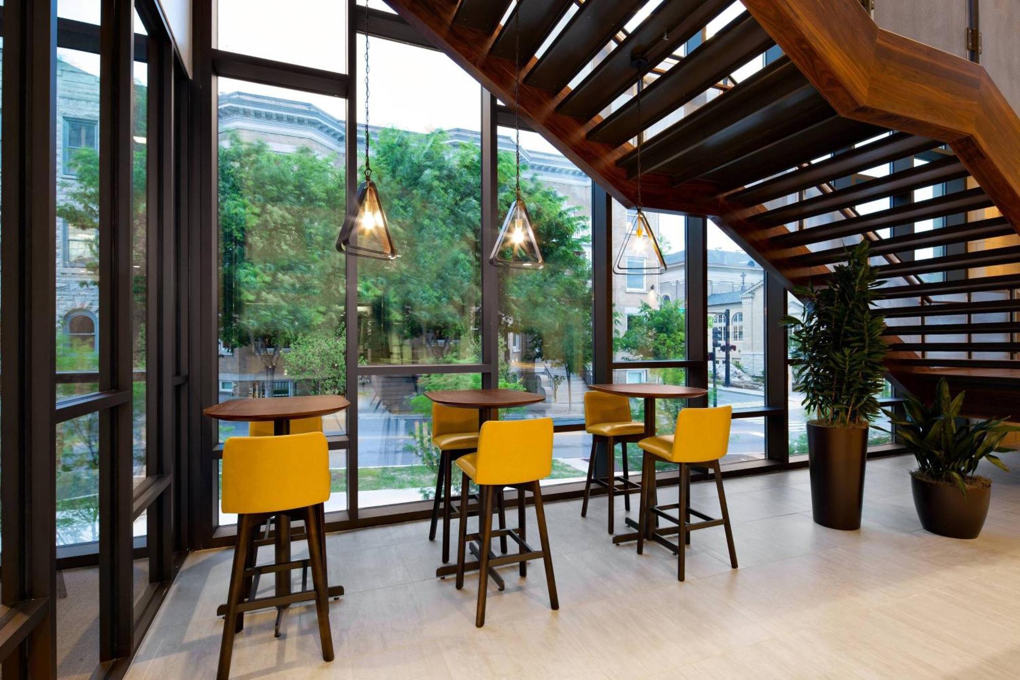 Courtyard By Marriott Downtown 3*