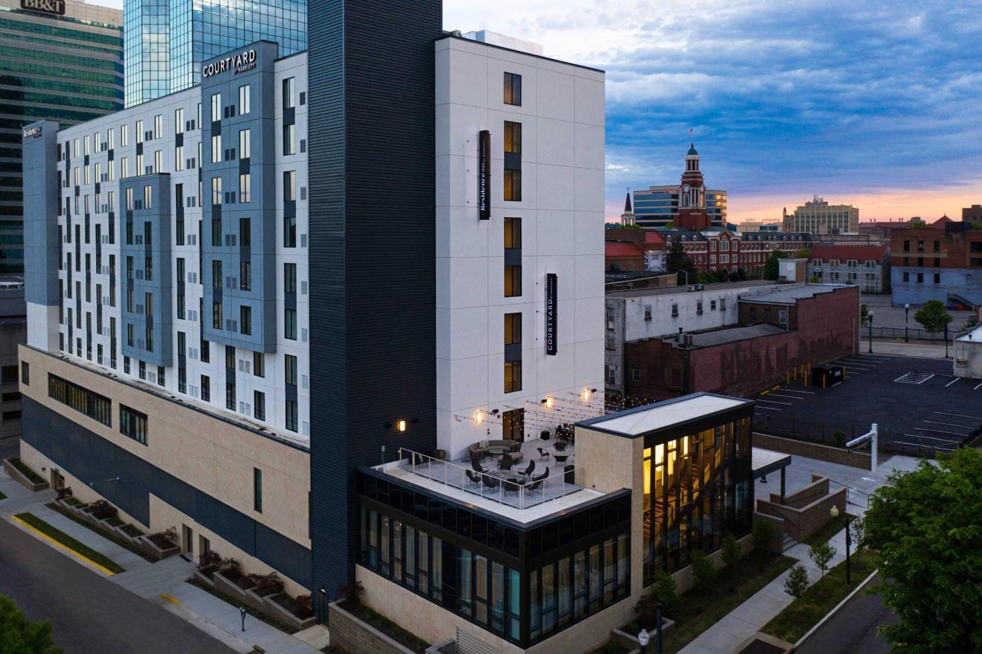 Courtyard By Marriott Downtown Hotel 3*